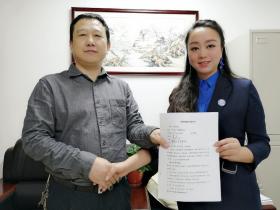 中国记录通讯社与华声晨报就国际小记者项目签约
