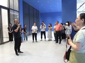 向世界宣传龙泉驿!25家海外华媒大V走进东安湖体育公园