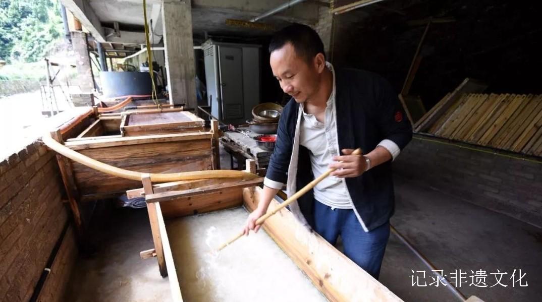 1581750708714040410.jpeg 丹寨古法造纸——国家非物质文化遗产传承人潘玉华-图片2