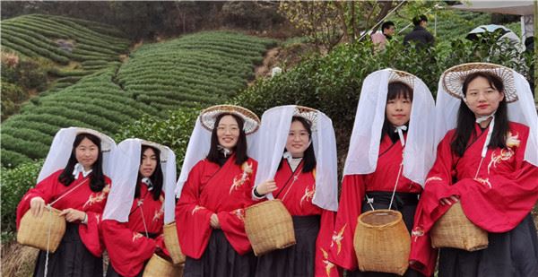 1131156870534931_83.jpg 海曙区第3届开茶节今天在五龙潭茶业生态茶园举行-图片3