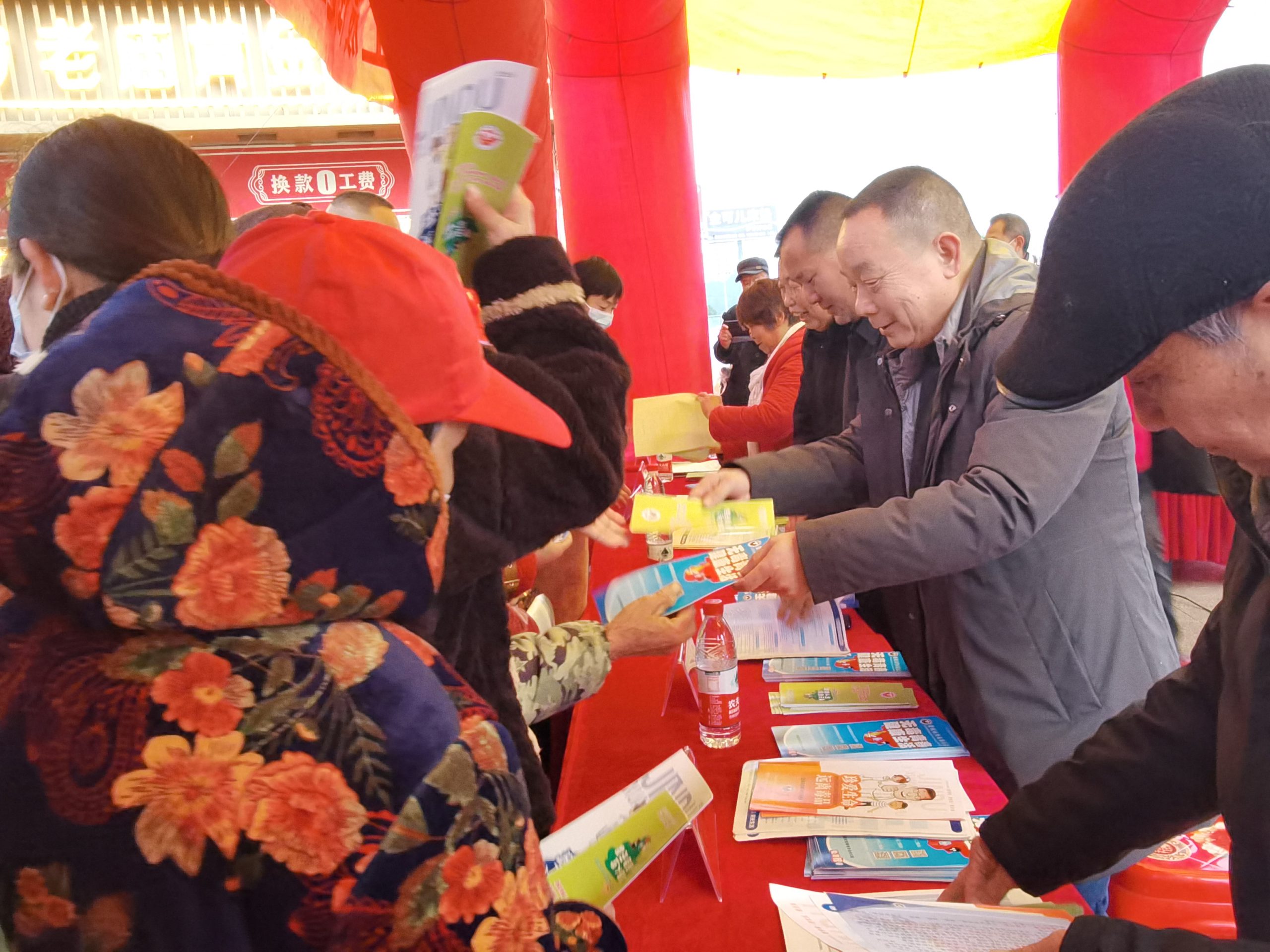 湖南省新化县开展禁毒宣传倡导健康无毒过大年