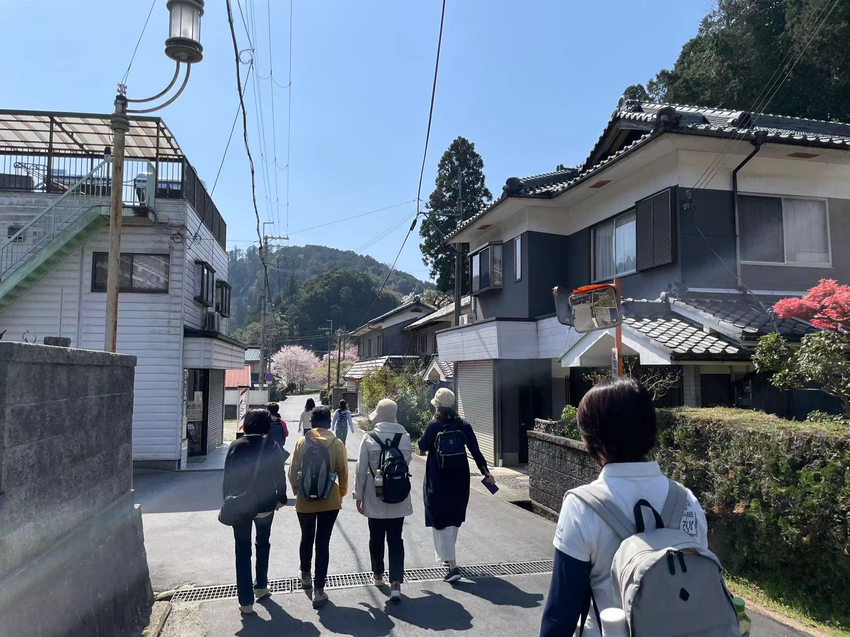 関西中华总商会举办春季郊游活动