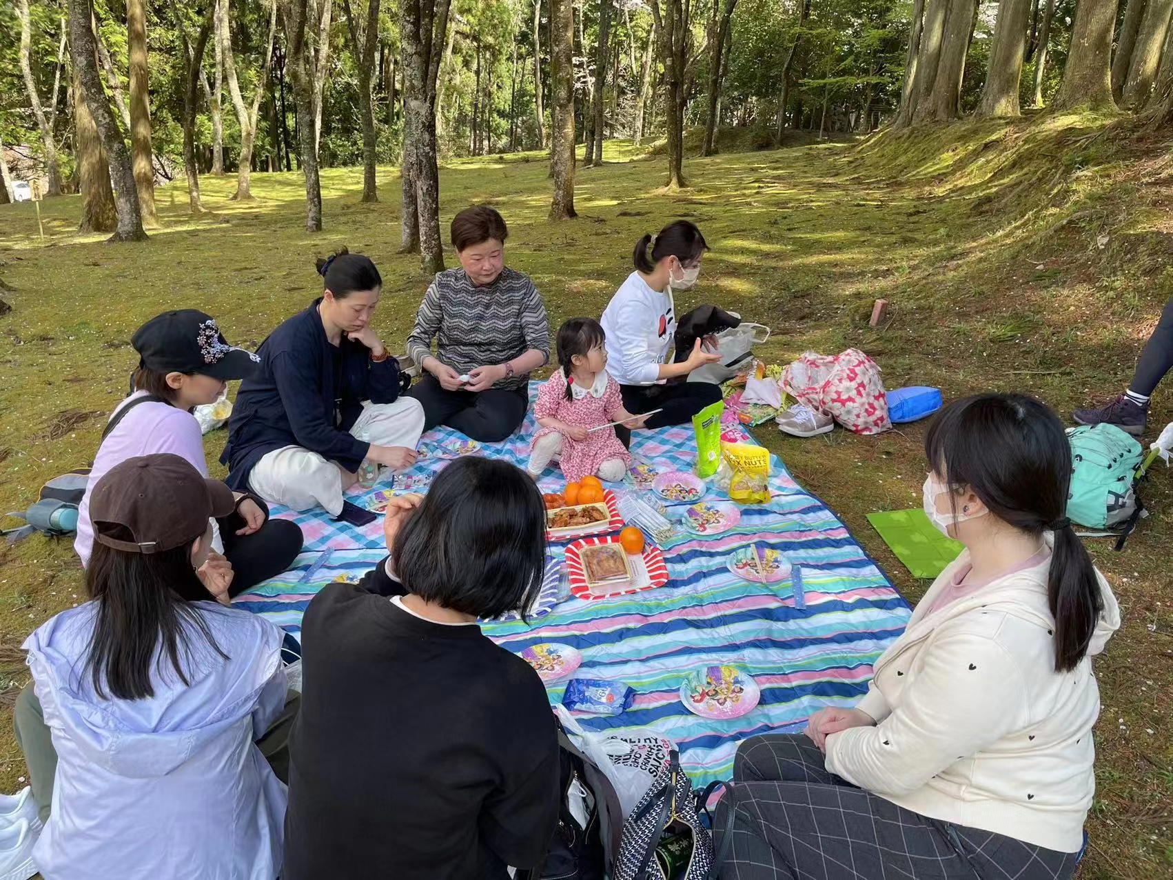 関西中华总商会举办春季郊游活动