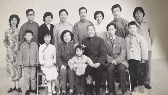 庞小漪：1981年苏州人家的全家福