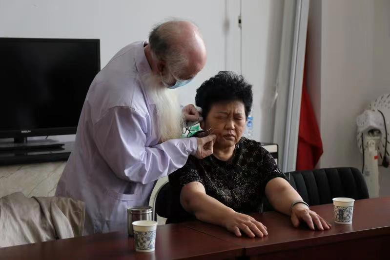 “扶残助残,有我有你”关爱活动在呼和浩特世和中医院正式开展-图片2