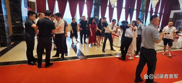 仪商联盟周年庆典在成都友豪罗曼大酒店隆重举行-图片2