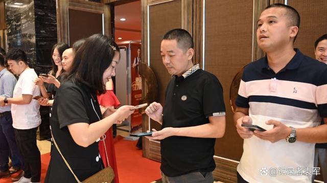 仪商联盟周年庆典在成都友豪罗曼大酒店隆重举行-图片11