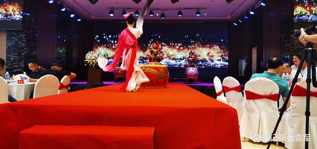 仪商联盟周年庆典在成都友豪罗曼大酒店隆重举行-图片11