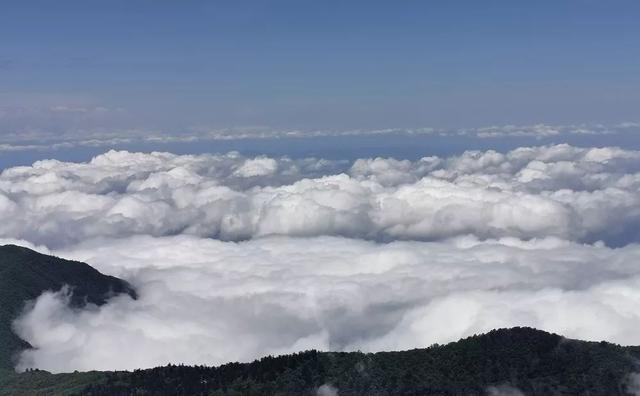 四川版“天空之城”,云海触手可及!