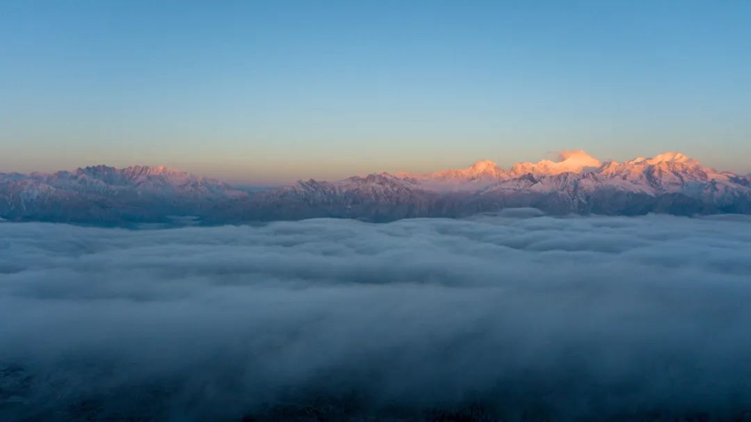 四川版“天空之城”,云海触手可及!