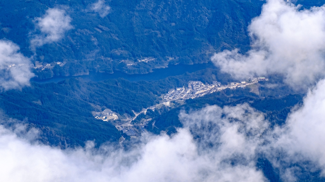 四川版“天空之城”,云海触手可及!