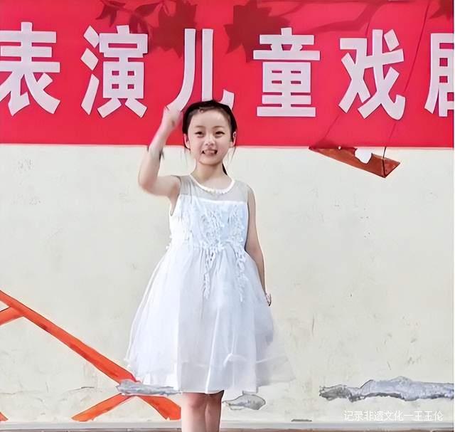著名词作家赵旭、罗红武演唱的《童声里的中国》今日全网首发